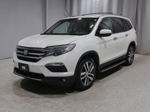 Used 2017 Honda Pilot Touring image 6