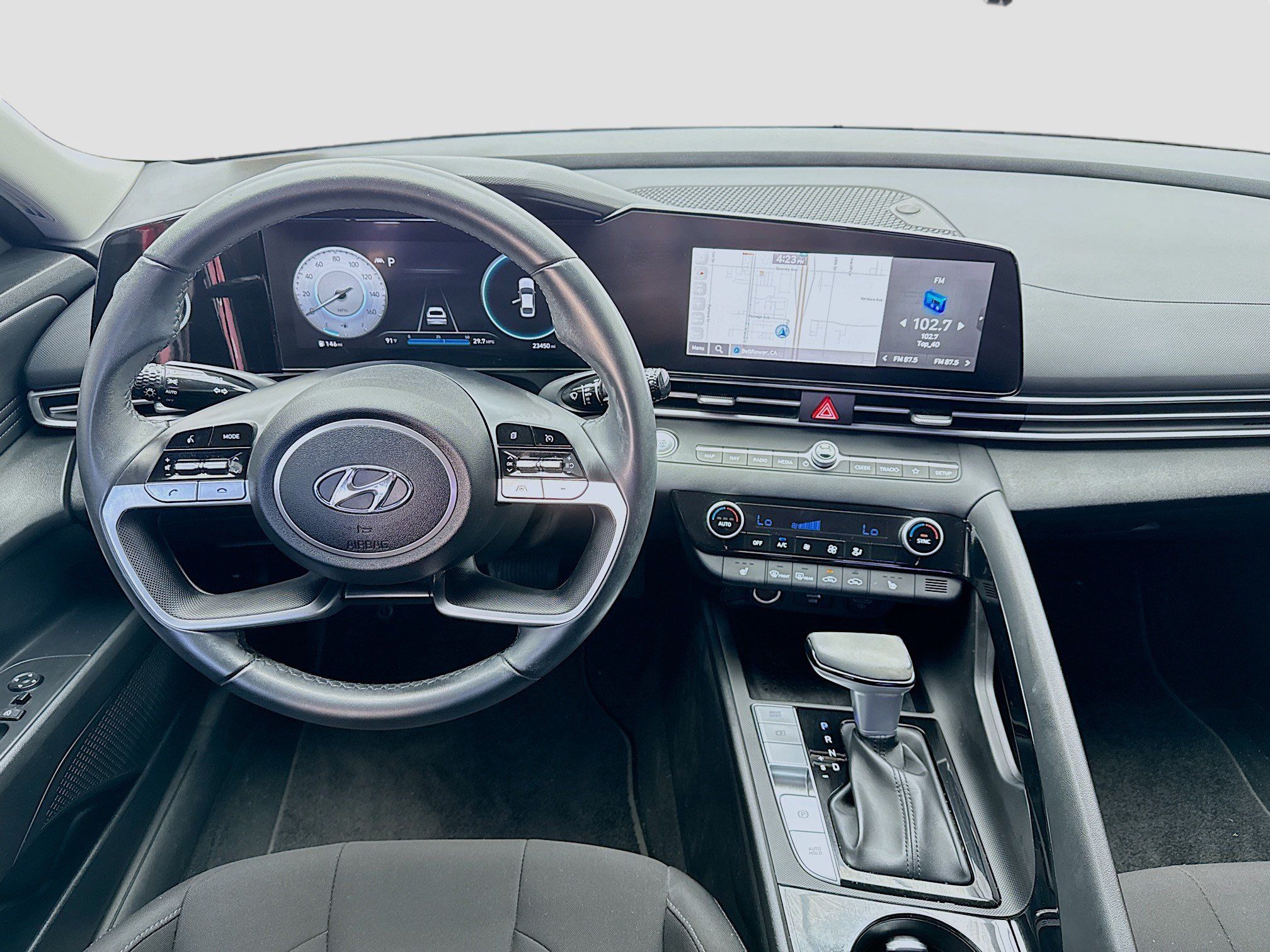 Used 2023 Hyundai Elantra SEL w/ Convenience Package FWD image 14