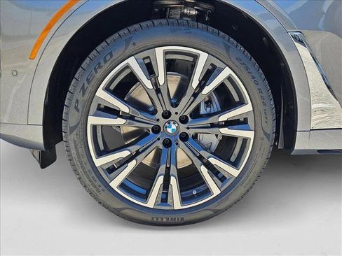 Used 2026 BMW X7 xDrive40i w/ Premium Package image 9