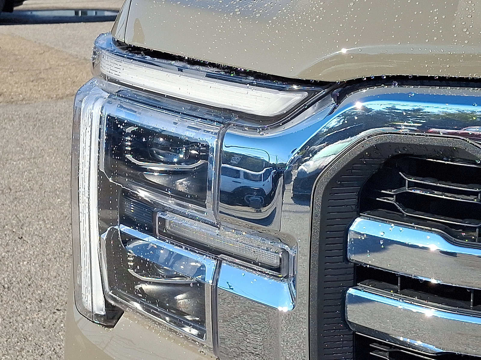 Used 2025 Ford F150 Lariat w/ Equipment Group 501A Mid AWD/4WD image 9