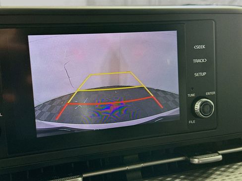 Used 2024 Kia Carnival LX image 22