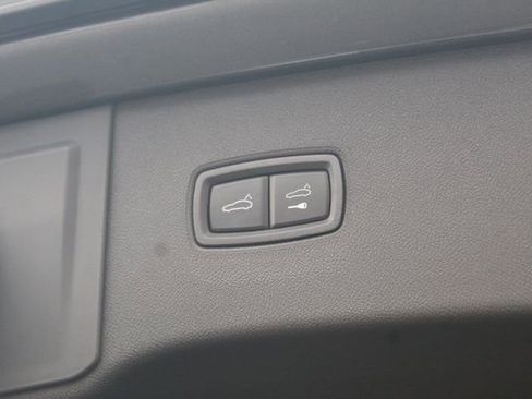 Certified 2025 Porsche Cayenne image 13