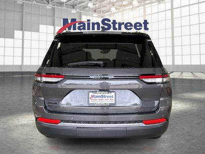 New 2026 Jeep Grand Cherokee Altitude