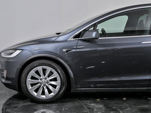 Used 2016 Tesla Model X 75D image 6