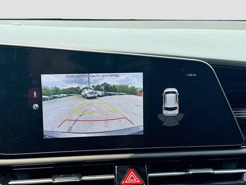Certified 2023 Kia Niro EX Touring FWD image 16