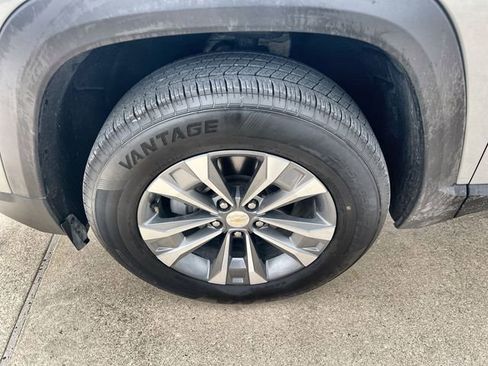 Certified 2025 Chevrolet Equinox LT image 32