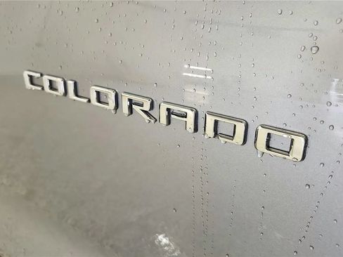Used 2025 Chevrolet Colorado LT AWD/4WD image 17