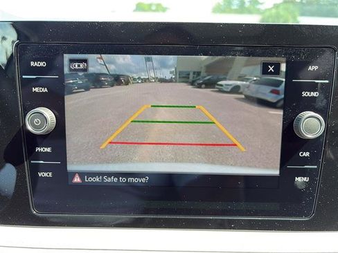 New 2025 Volkswagen Taos SE image 20