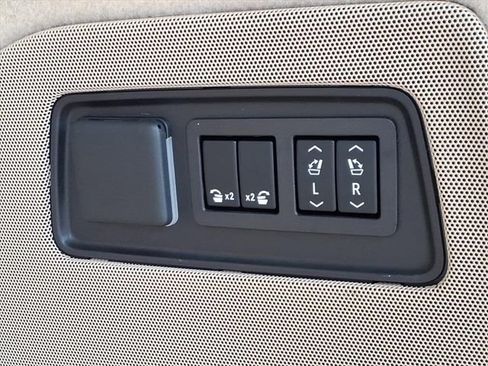 Certified 2023 Cadillac Escalade Premium Luxury image 14