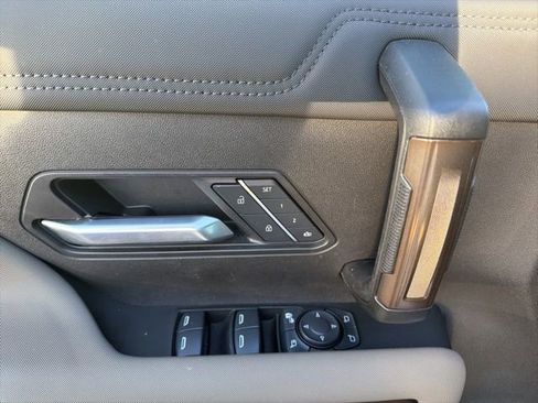 Used 2025 GMC Hummer EV 2X image 42