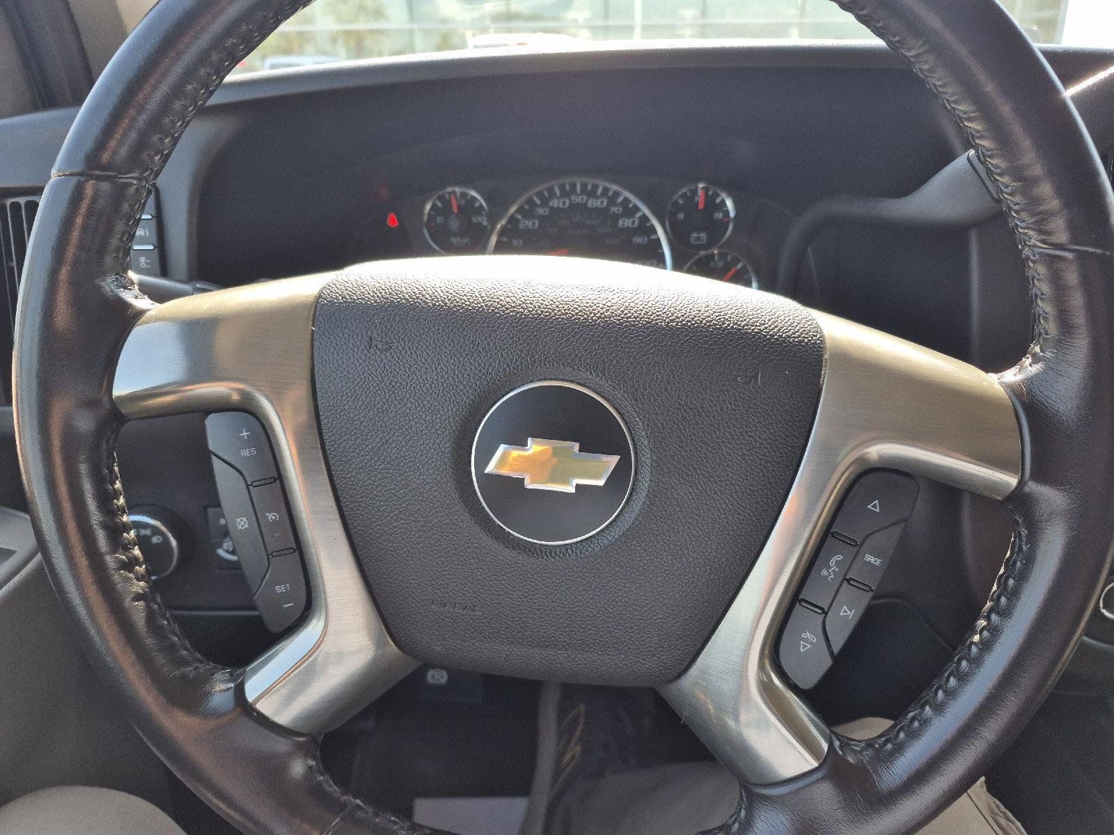 Used 2021 Chevrolet Express 2500 LT w/ LT Preferred Equipment Group RWD image 7