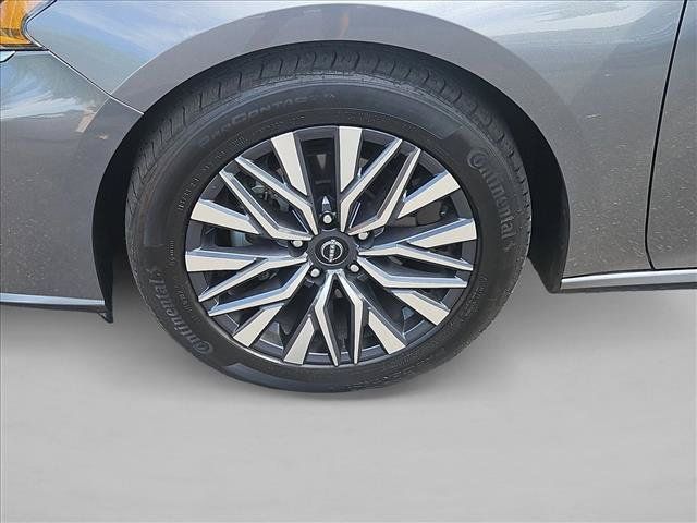 Used 2025 Nissan Altima 2.5 SV FWD image 22