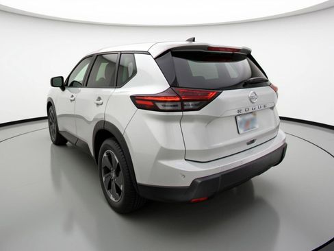 Used 2025 Nissan Rogue SV image 5