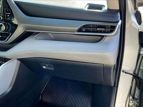 Used 2021 Toyota Highlander LE image 16
