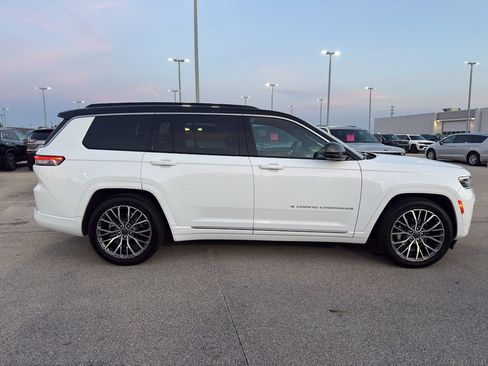 Used 2026 Jeep Grand Cherokee L Summit w/ Advanced Protech Group IV AWD/4WD image 4