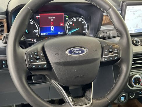 Used 2024 Ford Maverick Lariat image 11