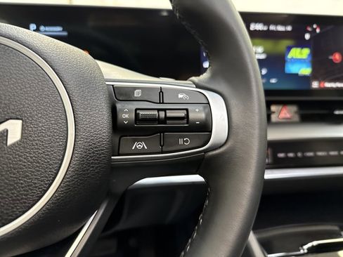 Used 2025 Kia Sportage EX w/ EX Premium Package image 18