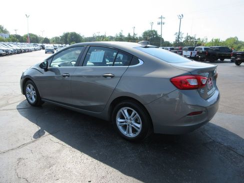 Used 2017 Chevrolet Cruze LT w/ Convenience Package FWD image 8