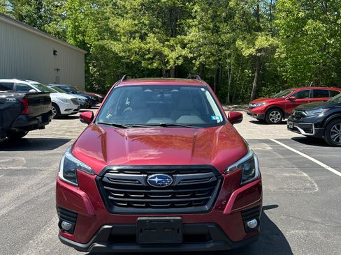 Used 2023 Subaru Forester Limited AWD/4WD image 2