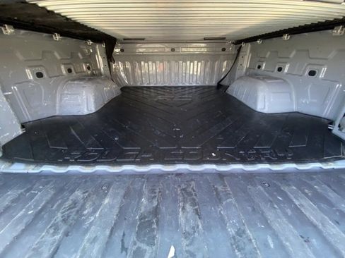 Used 2024 GMC Sierra 1500 SLE w/ Preferred Package image 9