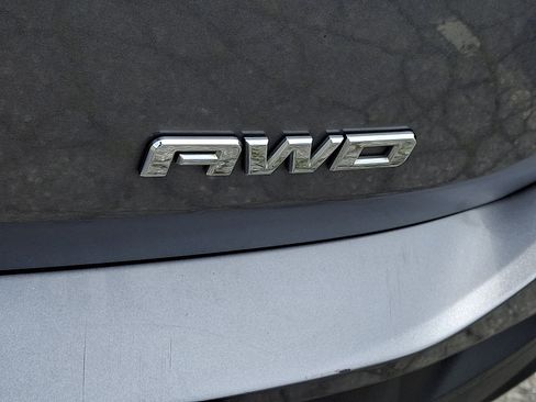 Used 2021 GMC Terrain SLE w/ Driver Convenience Package AWD/4WD image 29