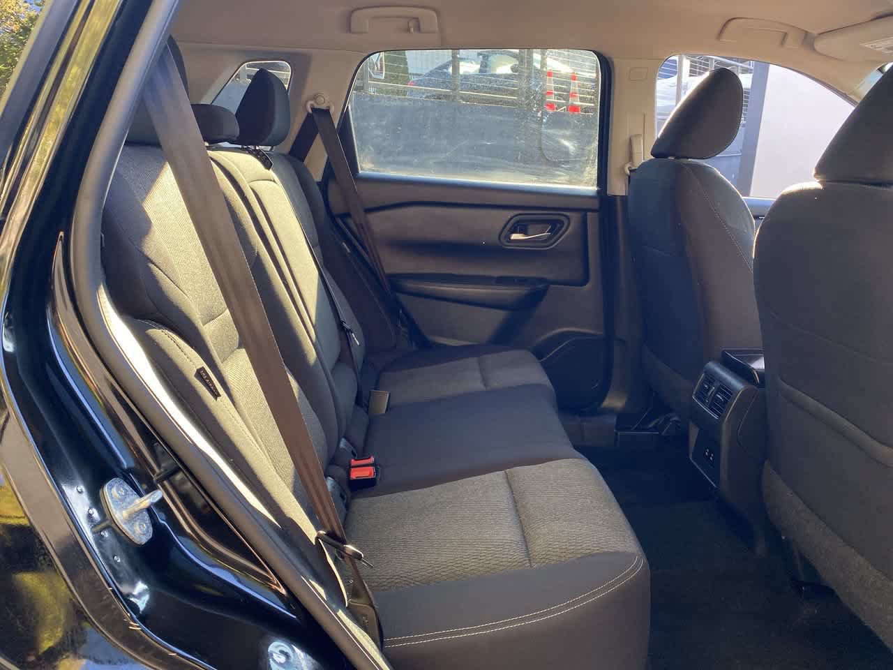 Used 2025 Nissan Rogue SV AWD/4WD image 16