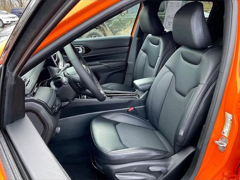 New 2026 Jeep Compass Latitude image 9