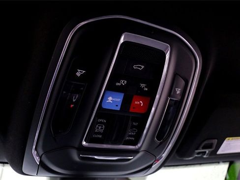 Used 2023 Jeep Grand Cherokee Altitude image 19