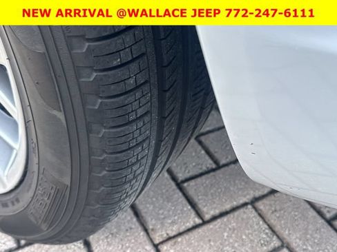 Used 2025 Jeep Grand Cherokee L Summit AWD/4WD image 17