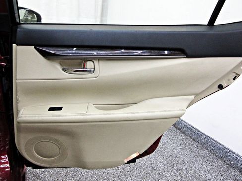 Used 2014 Lexus ES 350 w/ Premium Package image 12