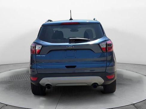 Used 2018 Ford Escape SE w/ Ford Safe & Smart Package AWD/4WD image 4