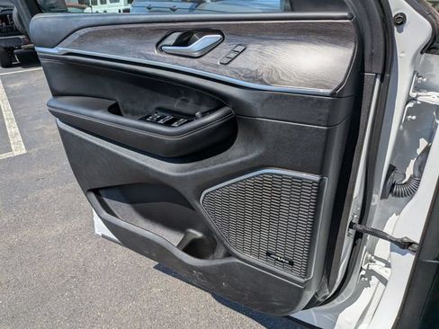 Certified 2023 Jeep Grand Cherokee Overland AWD/4WD image 21
