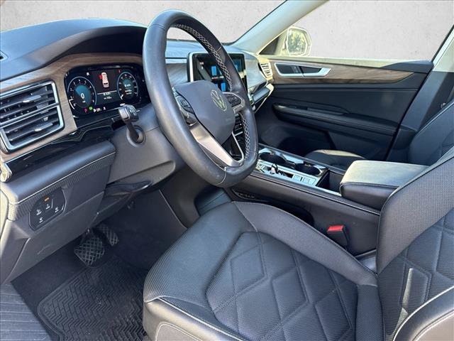 Used 2024 Volkswagen Atlas SE FWD image 13