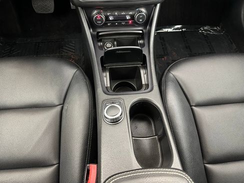 Used 2015 Mercedes-Benz GLA 250 4MATIC image 16