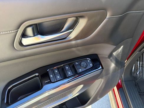 Used 2022 Nissan Pathfinder SL image 17