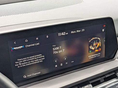 Used 2025 Kia Telluride S image 21