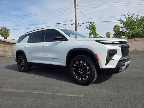 Used 2025 Chevrolet Traverse Z71 w/ Enhanced Driving Package image 1