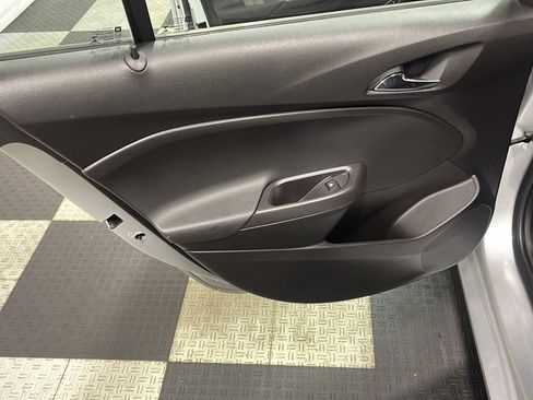 Used 2017 Chevrolet Cruze LS FWD image 11