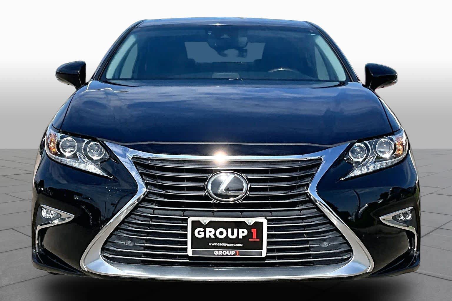 Used 2018 Lexus ES 350 w/ Luxury Package w/Wood Trim FWD image 4