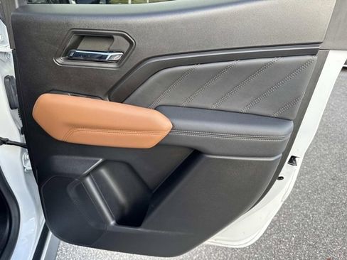 Used 2024 GMC Canyon AT4 image 20