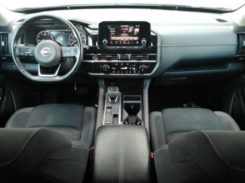 Used 2022 Nissan Pathfinder SV FWD image 3