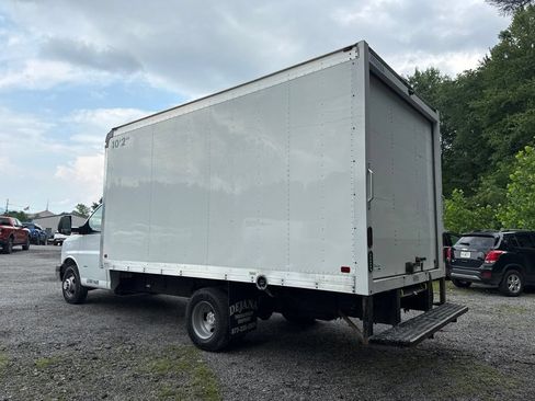 Used 2022 Chevrolet Express 3500 w/ Power Convenience Package RWD image 6