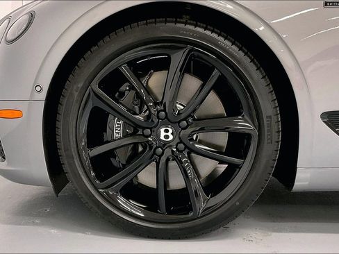 Used 2024 Bentley Continental GT image 17