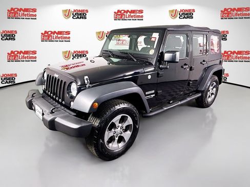 Used 2018 Jeep Wrangler Unlimited Sport w/ Connectivity Group AWD/4WD image 11