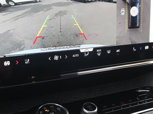 Used 2025 Ford Expedition Tremor AWD/4WD image 31