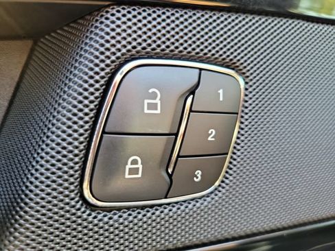 Used 2023 Lincoln Nautilus Reserve AWD/4WD image 11