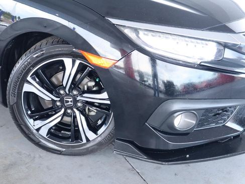 Used 2016 Honda Civic Touring image 4