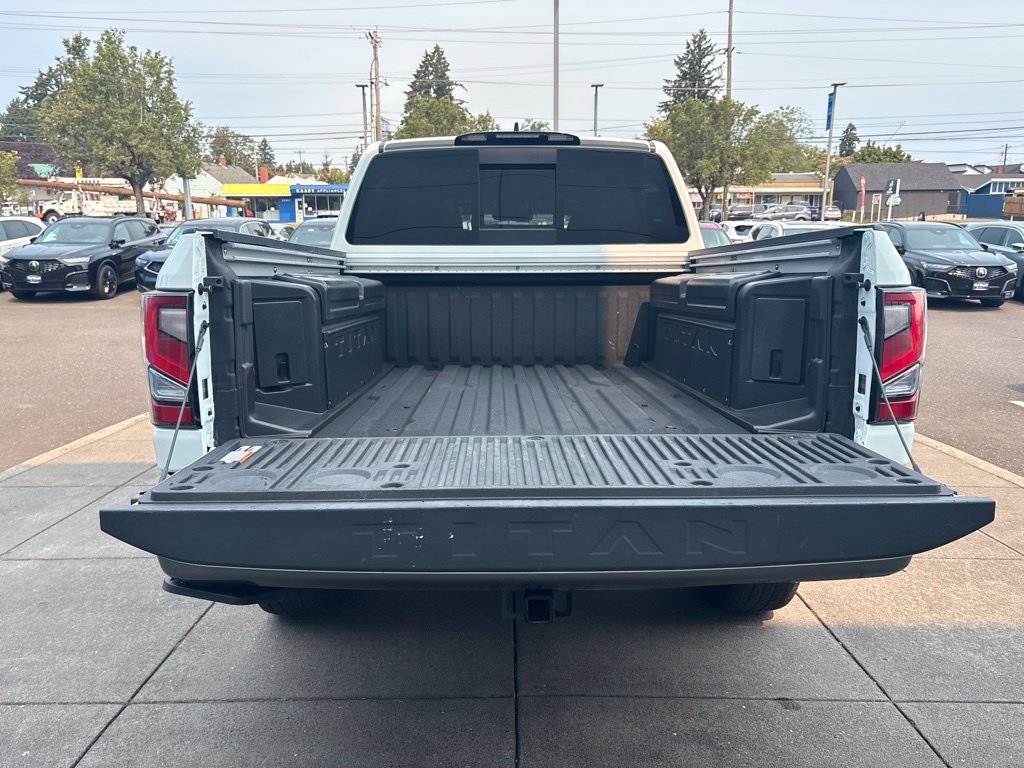 Used 2024 Nissan Titan Platinum Reserve w/ Moonroof Package AWD/4WD image 8