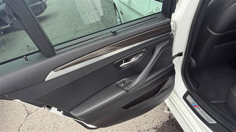 Used 2016 BMW 550i Sedan RWD image 23