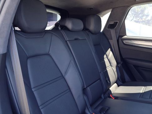 Certified 2019 Porsche Cayenne Turbo image 23